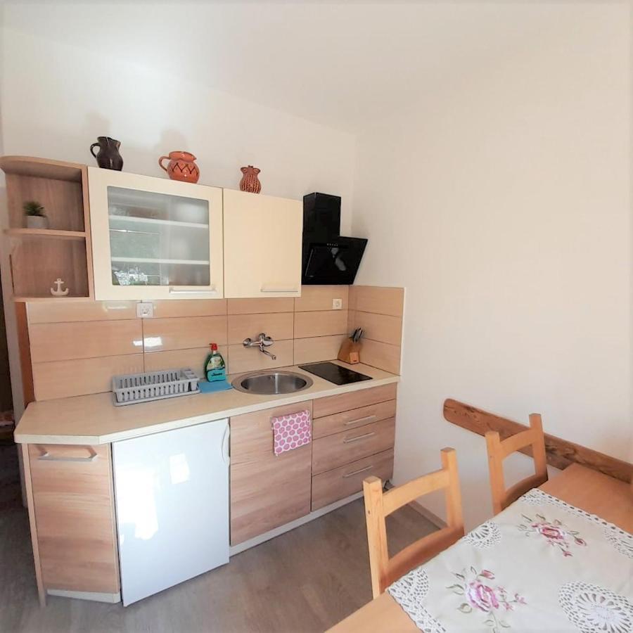 Apartmaji Pri Bosi Nogi Izola Exterior foto