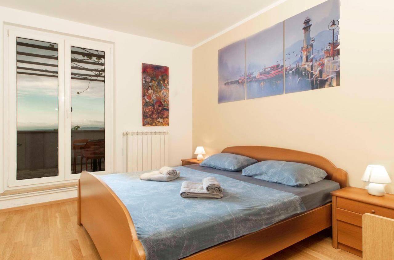 Apartmaji Pri Bosi Nogi Izola Exterior foto
